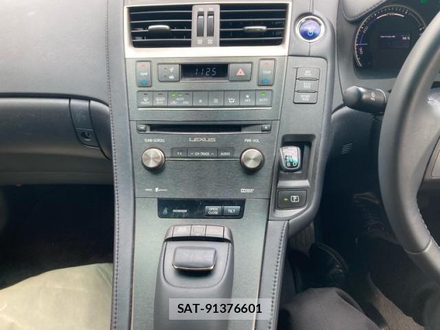 Lexus HS 2014-12 7617634-23