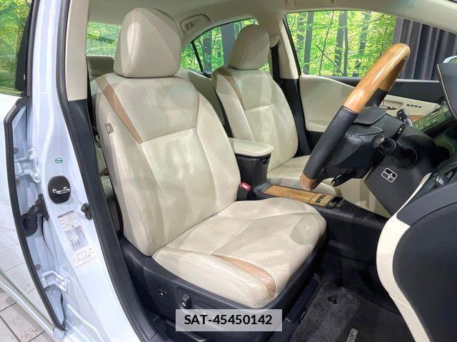Lexus HS 2014-07 7725030-7