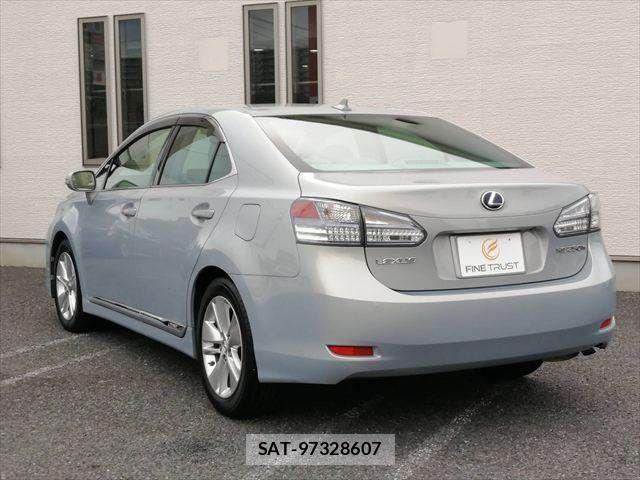 Lexus HS 2009-10 7725033-21