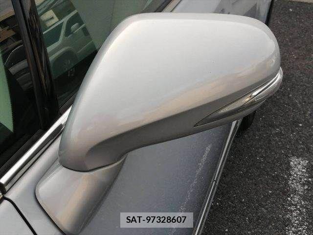 Lexus HS 2009-10 7725033-27