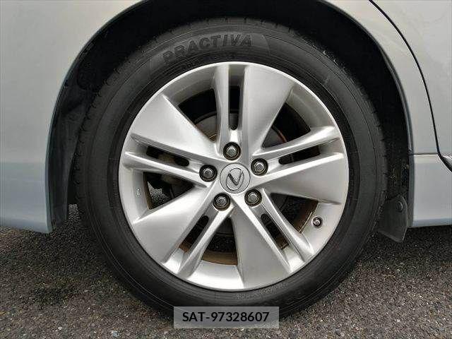 Lexus HS 2009-10 7725033-29