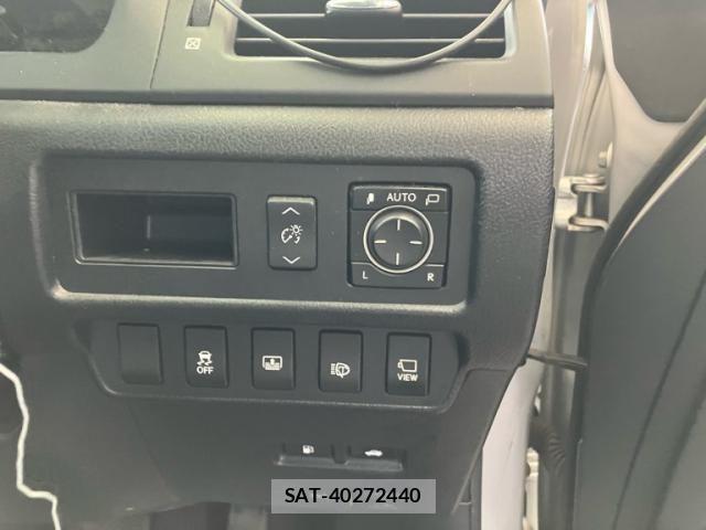 Lexus HS 2010-03 7725034-17