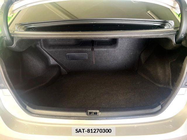 Lexus HS 2015-08 7786457-10