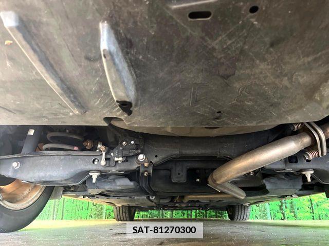 Lexus HS 2015-08 7786457-19