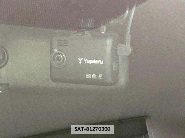 Lexus HS 2015-08 7786457-4