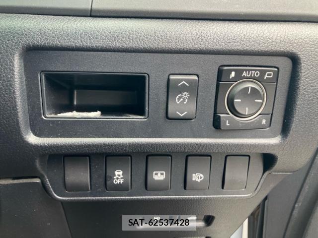 Lexus HS 2009-10 7877332-19