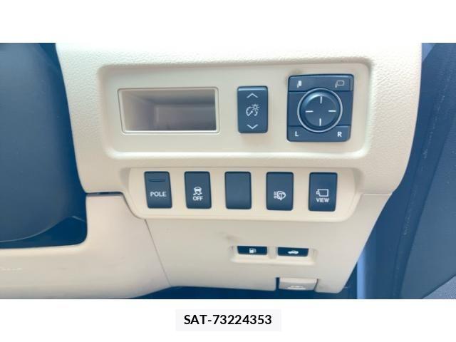 Lexus HS 2010-01 7877330-12