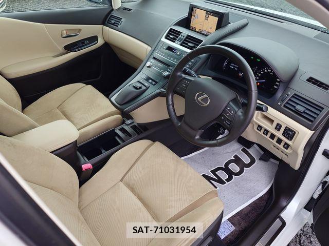 Lexus HS 2016-01 7962381-10