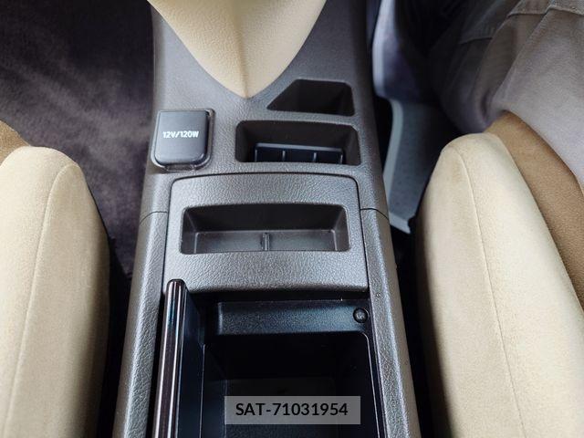 Lexus HS 2016-01 7962381-17