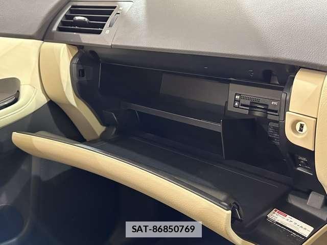 Lexus HS 2010-03 7979753-25