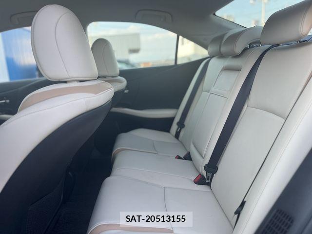 Lexus HS 2016-09 7979752-9