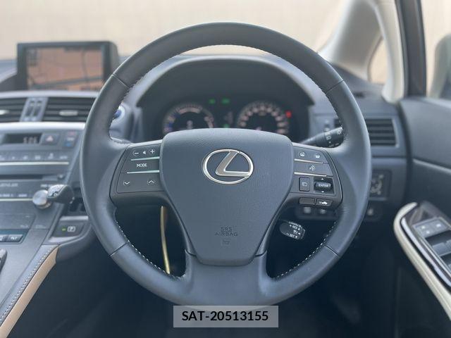 Lexus HS 2016-09 7979752-13
