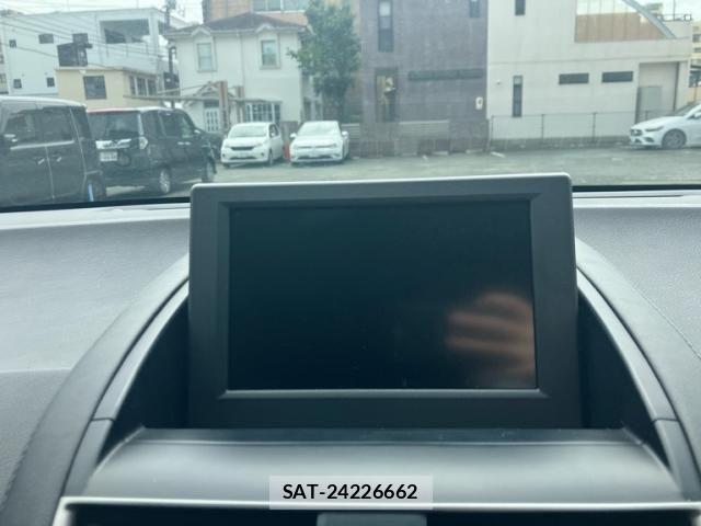 Lexus HS 2010-04 7979754-13