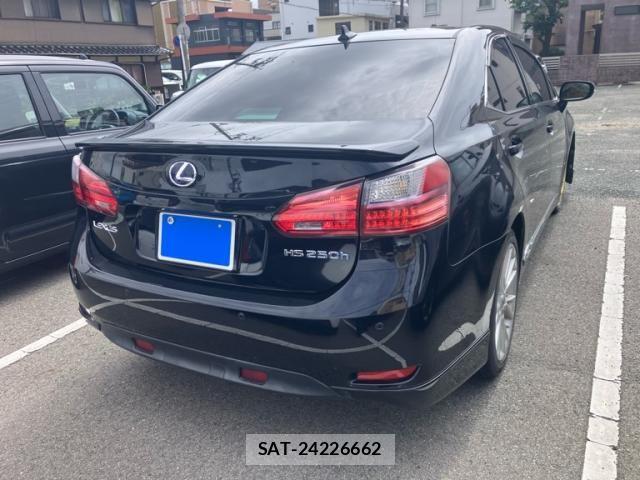 Lexus HS 2010-04 7979754-2