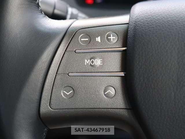 Lexus HS 2013-01 8036396-12