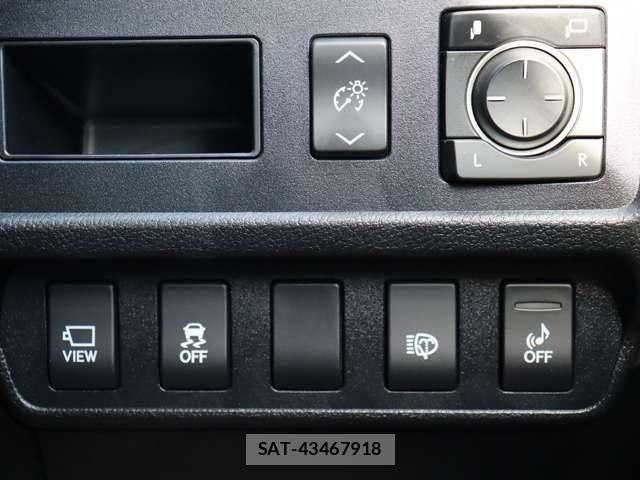 Lexus HS 2013-01 8036396-14