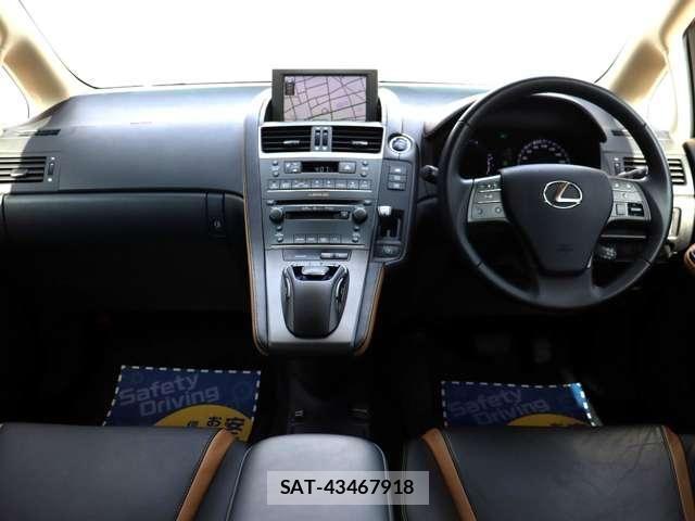 Lexus HS 2013-01 8036396-1