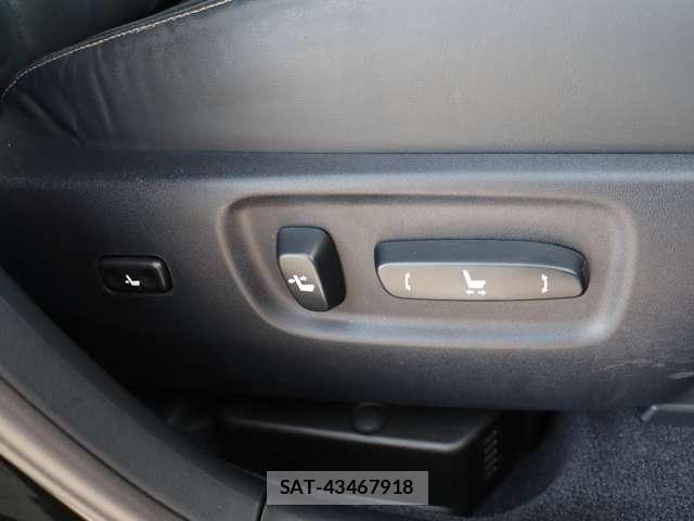 Lexus HS 2013-01 8036396-18