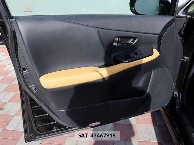 Lexus HS 2013-01 8036396-22