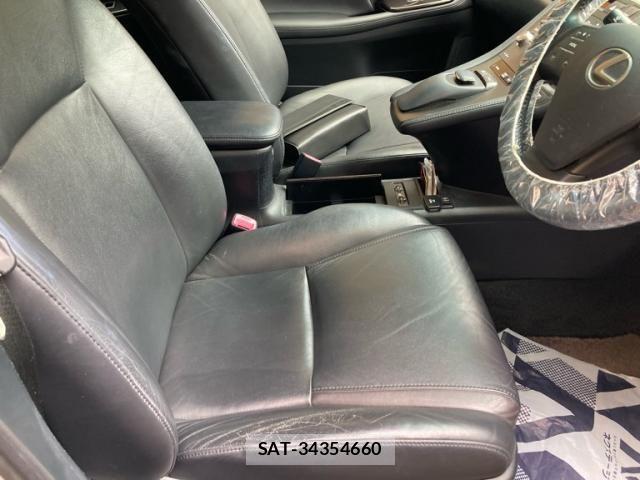 Lexus HS 2013-10 8036397-13