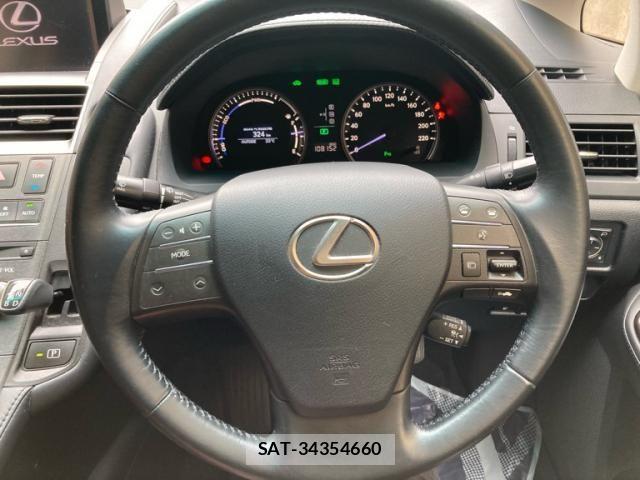 Lexus HS 2013-10 8036397-15