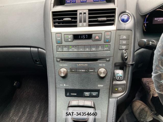 Lexus HS 2013-10 8036397-19