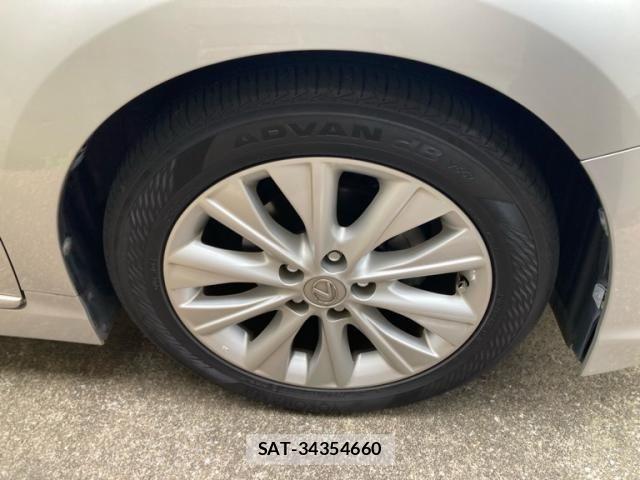 Lexus HS 2013-10 8036397-4