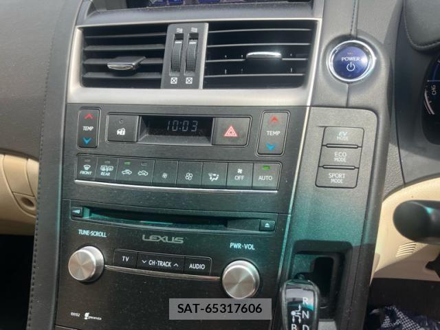 Lexus HS 2013-07 8036398-17