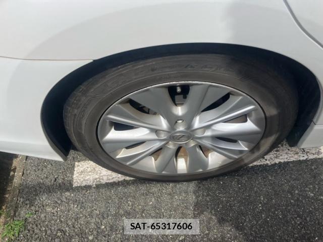 Lexus HS 2013-07 8036398-3