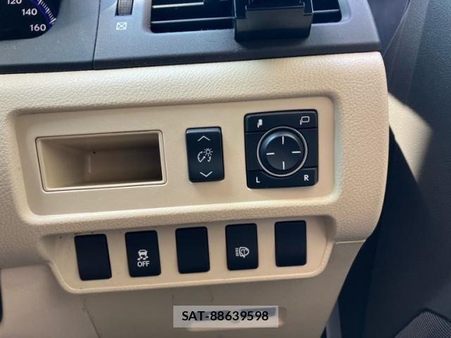 Lexus HS 2010-01 8074329-13