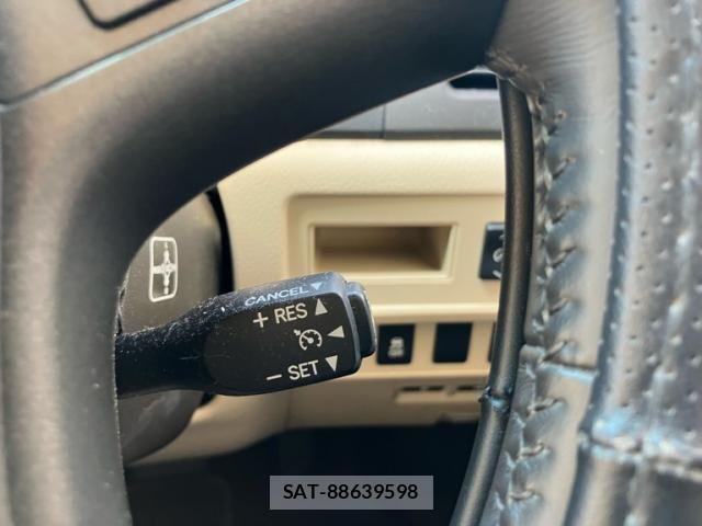 Lexus HS 2010-01 8074329-14