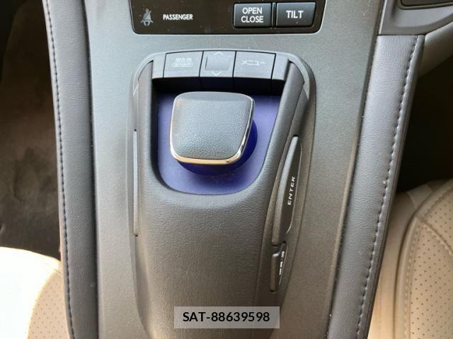 Lexus HS 2010-01 8074329-17