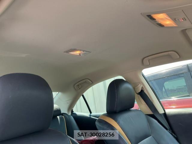Lexus HS 2012-02 8100115-14