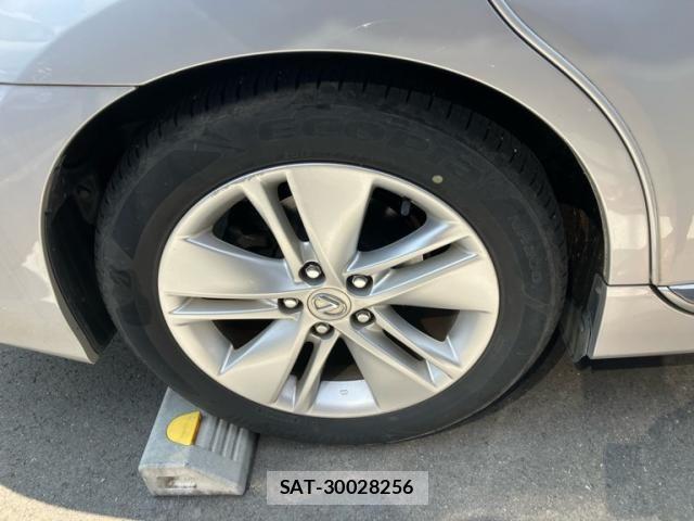 Lexus HS 2012-02 8100115-8