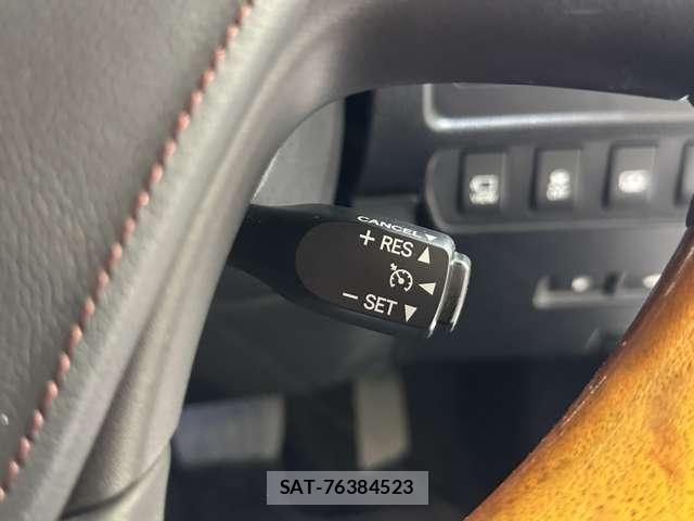 Lexus HS 2013-12 8130995-13
