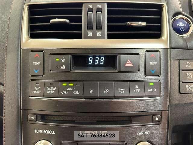 Lexus HS 2013-12 8130995-22