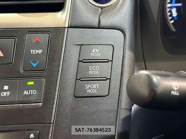 Lexus HS 2013-12 8130995-26