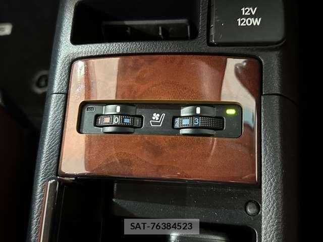 Lexus HS 2013-12 8130995-27