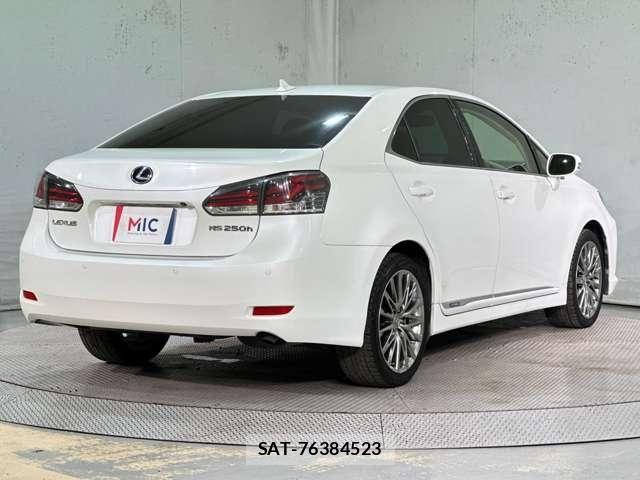 Lexus HS 2013-12 8130995-4