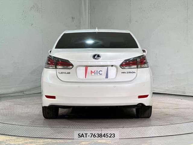Lexus HS 2013-12 8130995-5