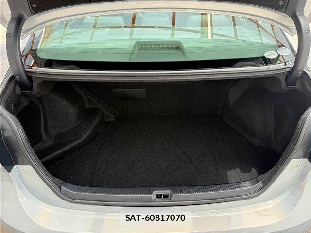 Lexus HS 2010-09 8208353-19