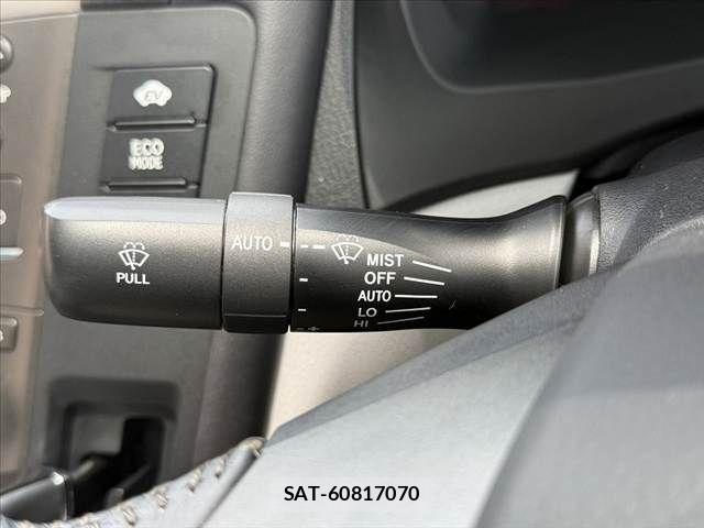 Lexus HS 2010-09 8208353-22