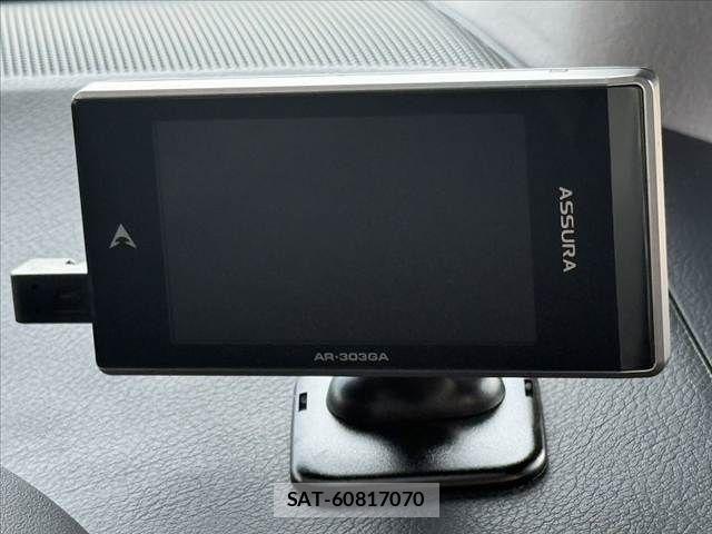 Lexus HS 2010-09 8208353-25