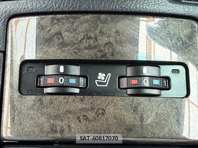 Lexus HS 2010-09 8208353-29