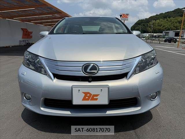 Lexus HS 2010-09 8208353-8