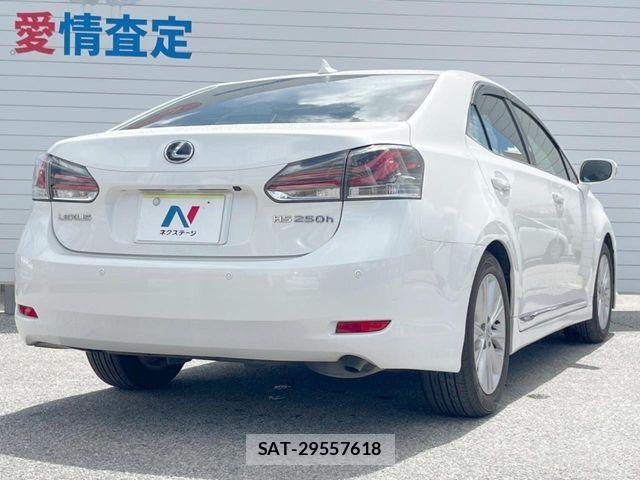 Lexus HS 2014-07 8315169-17