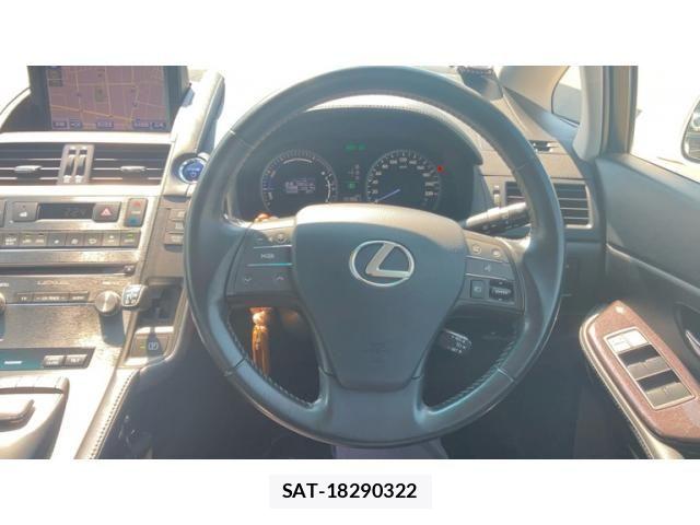 Lexus HS 2014-08 8336533-10