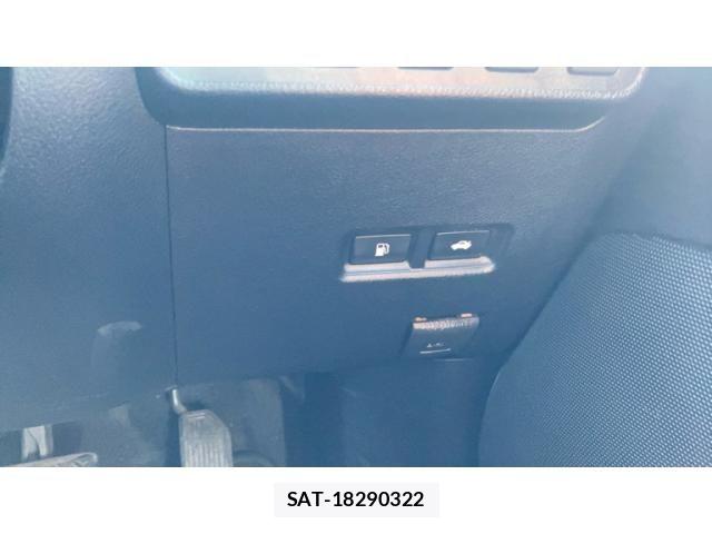 Lexus HS 2014-08 8336533-13
