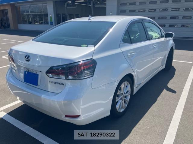 Lexus HS 2014-08 8336533-3