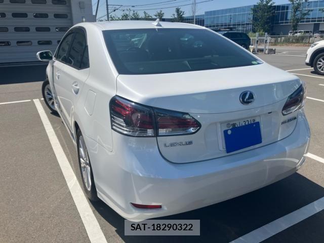 Lexus HS 2014-08 8336533-4